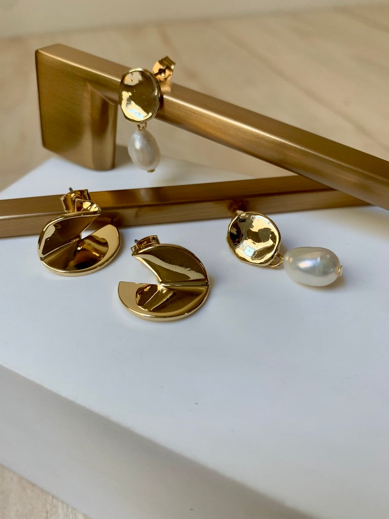 Sculptural Gold Earring