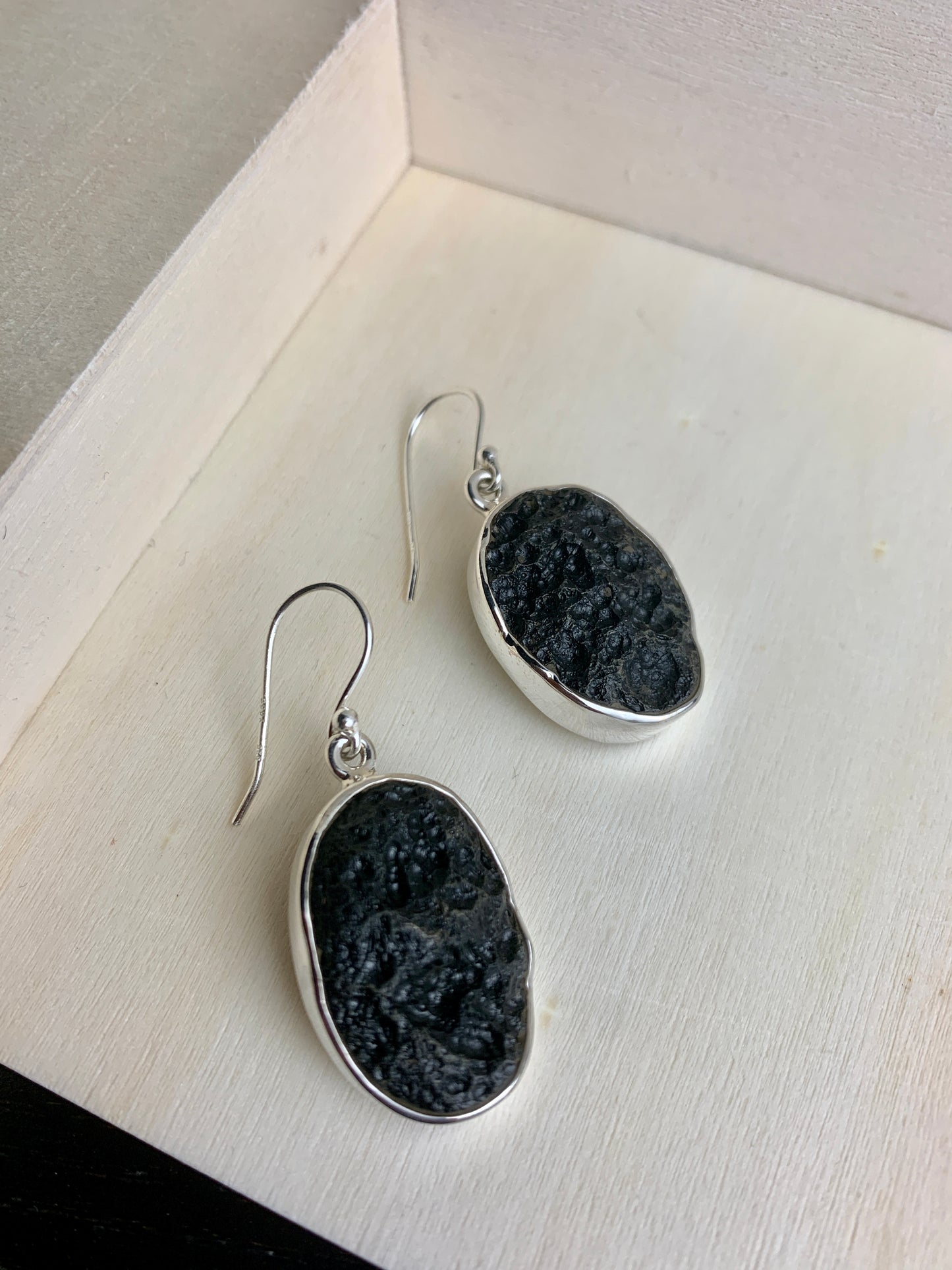 Oval Raw Earrings