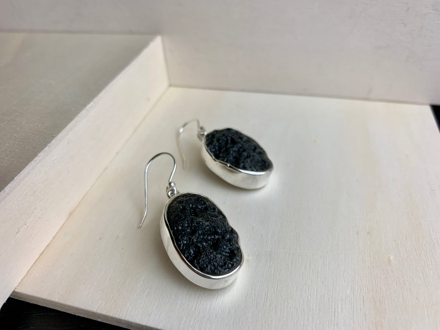 Oval Raw Earrings