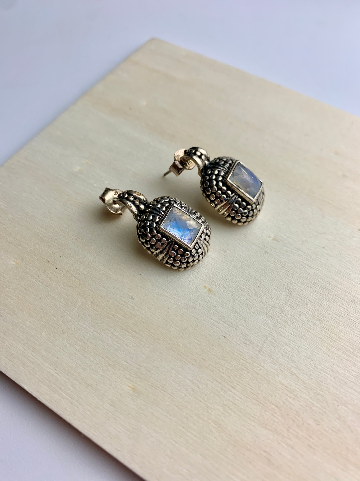 Daphne Stud Earrings -Moonstone
