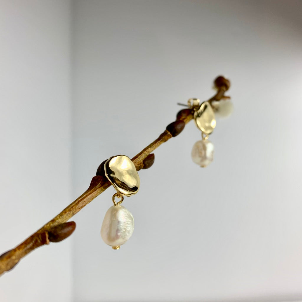 Pearl Gold Earring