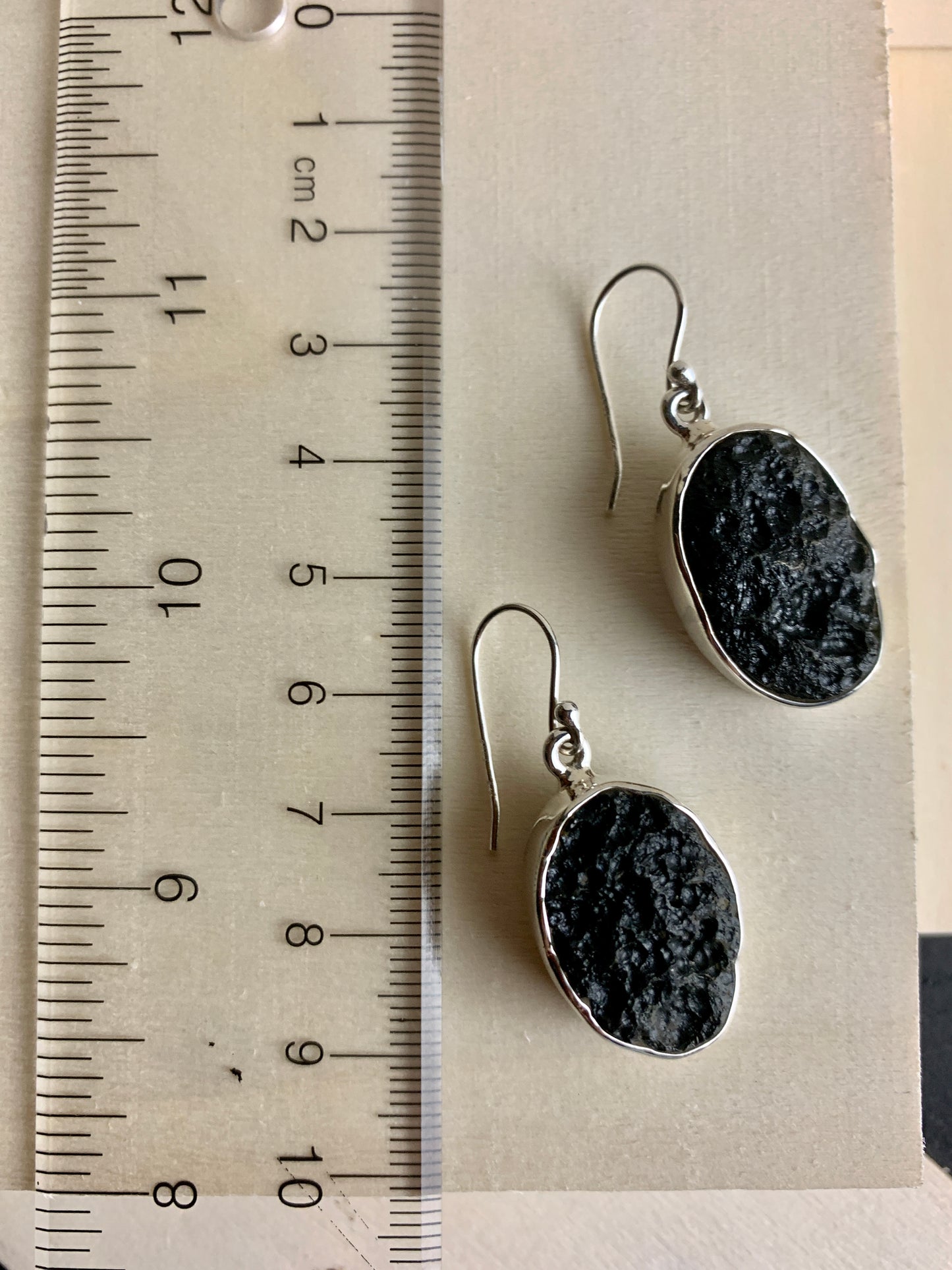 Oval Raw Earrings