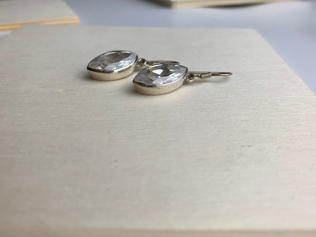 Amande Earrings