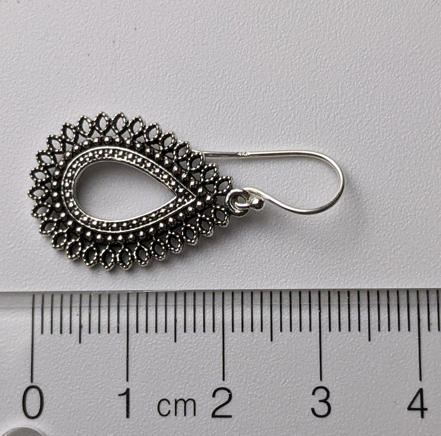 Silver filigree teardrop earring