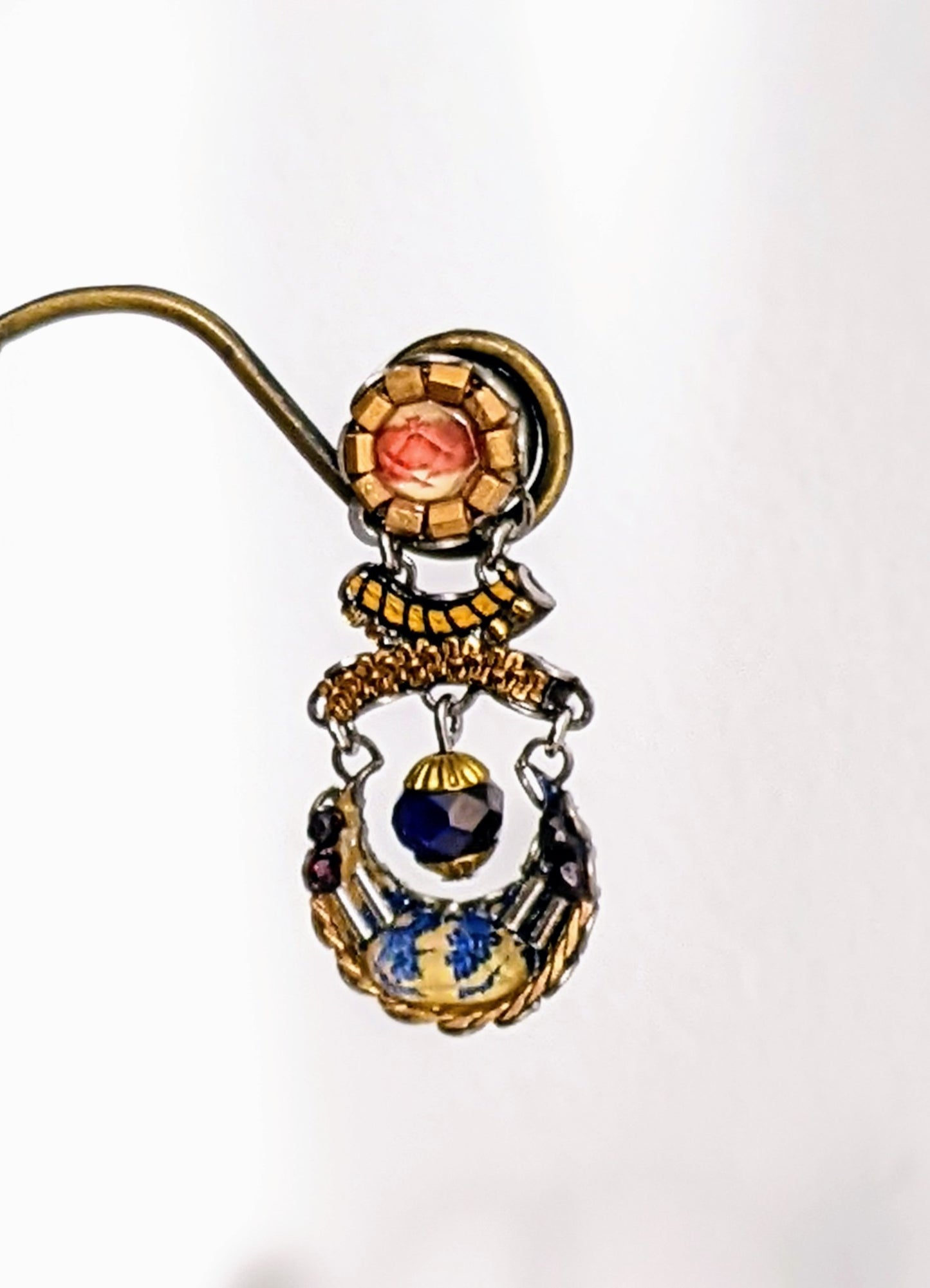 Jazz Blues, Mandy Earring