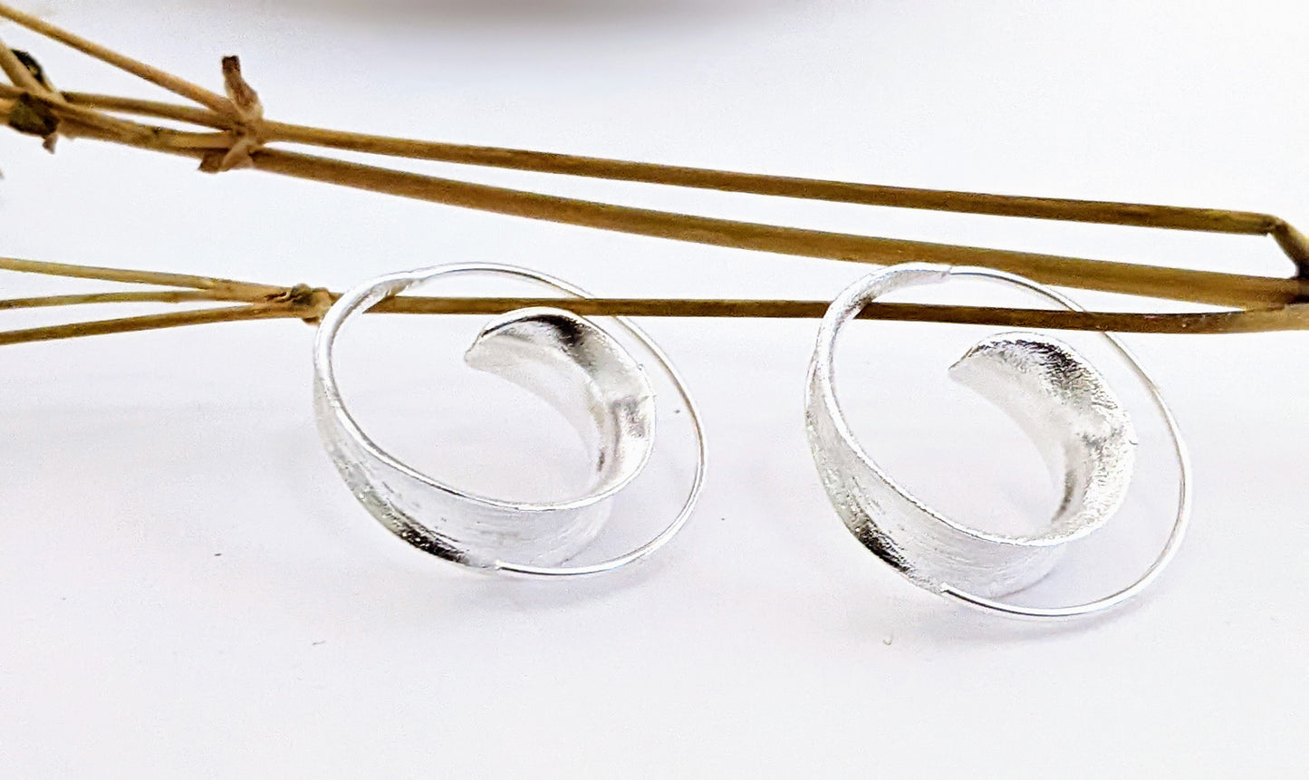 Spiral Brushed Hoop