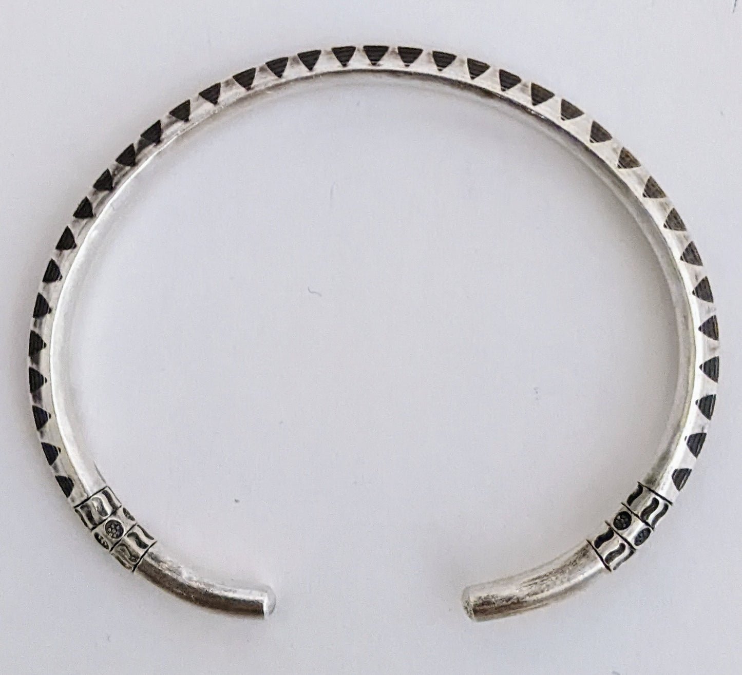 Delta Cuff