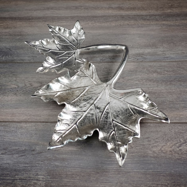 Maple Leaf Metal  Centrepiece