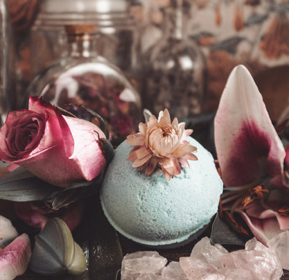 SELENE | ROSE WATER & LILY | BATH BOMB