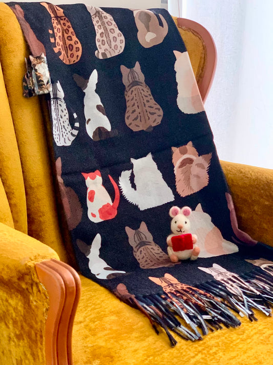 Sitting Kitty Scarf
