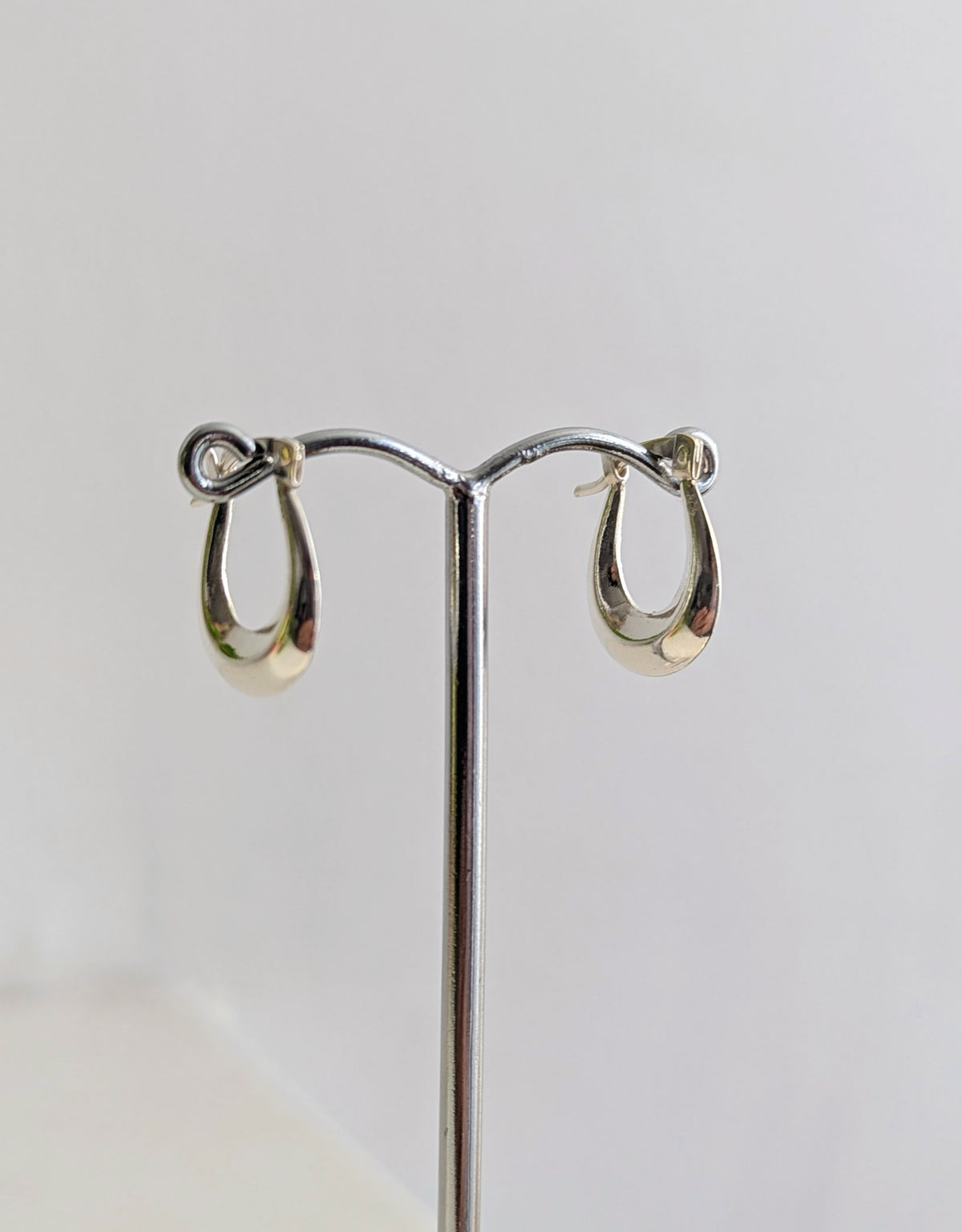 Horseshoe Huggie Mini Earrings