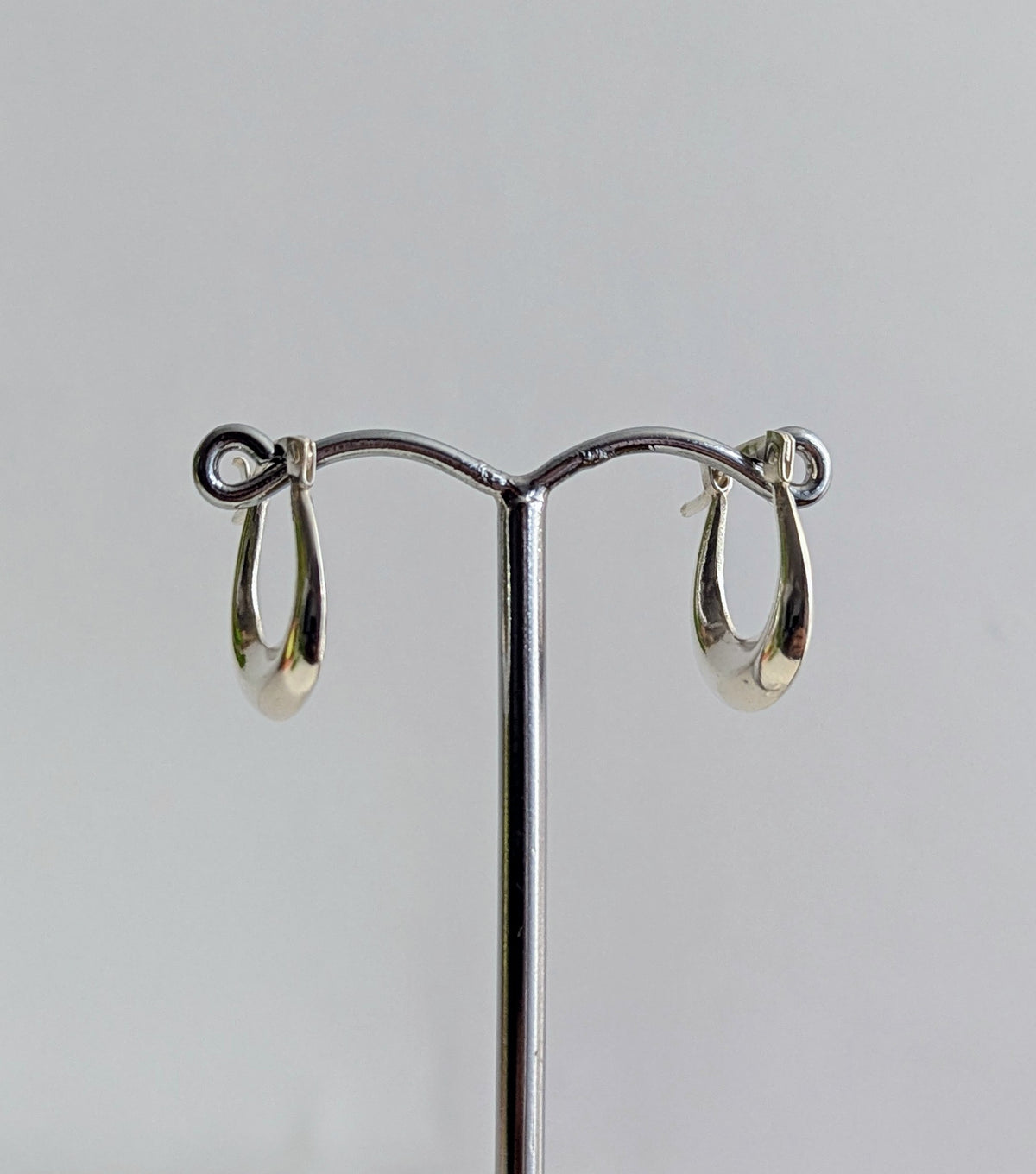 Horseshoe Huggie Mini Earrings