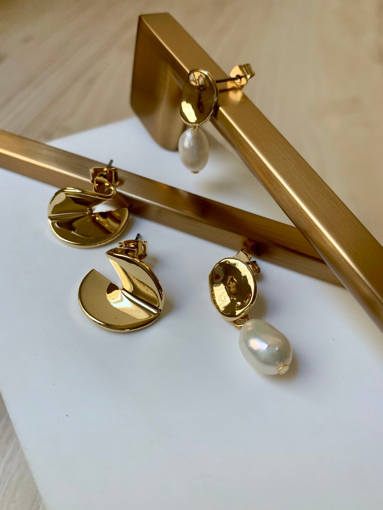 Sculptural Gold Earring